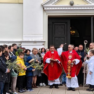 Biskup Gorski predvodio misu u Župi Sveti Križ Začretje na Cvjetnicu
